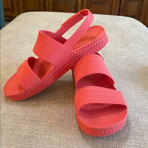 Reef Vibrant Coral Sandals